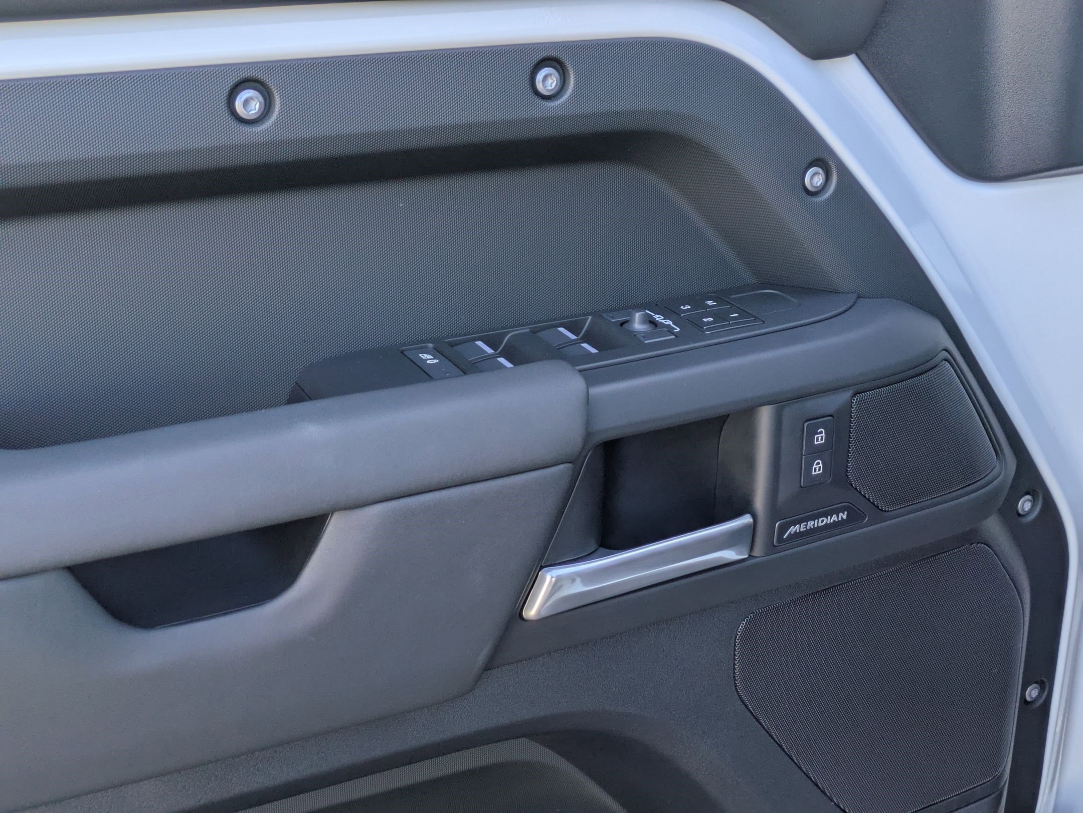 Used 2025 Fuji White Land Rover 110 P300 S image 13
