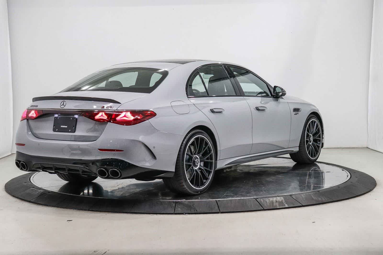 New 2026 MANUFAKTUR Alpine Grey Mercedes-Benz AMG® E 53 E image 4