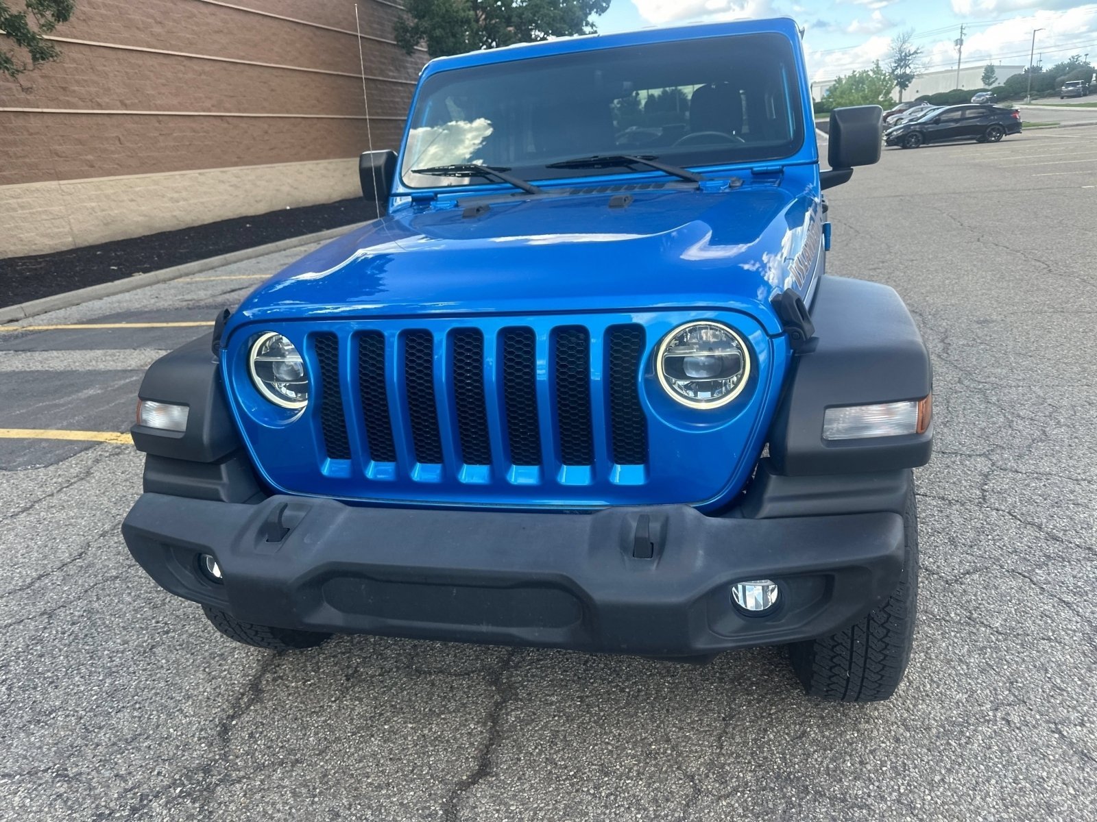 Used 2021 Hydro Blue Pearlcoat Jeep Unlimited Islander image 15
