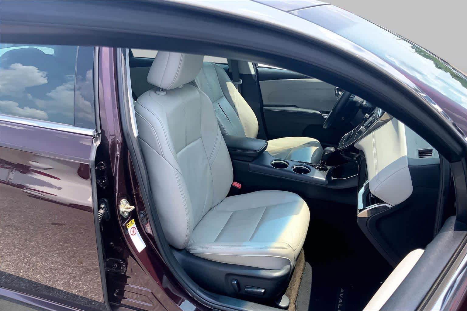 Pre-Owned 2013 Toyota Avalon XLE
