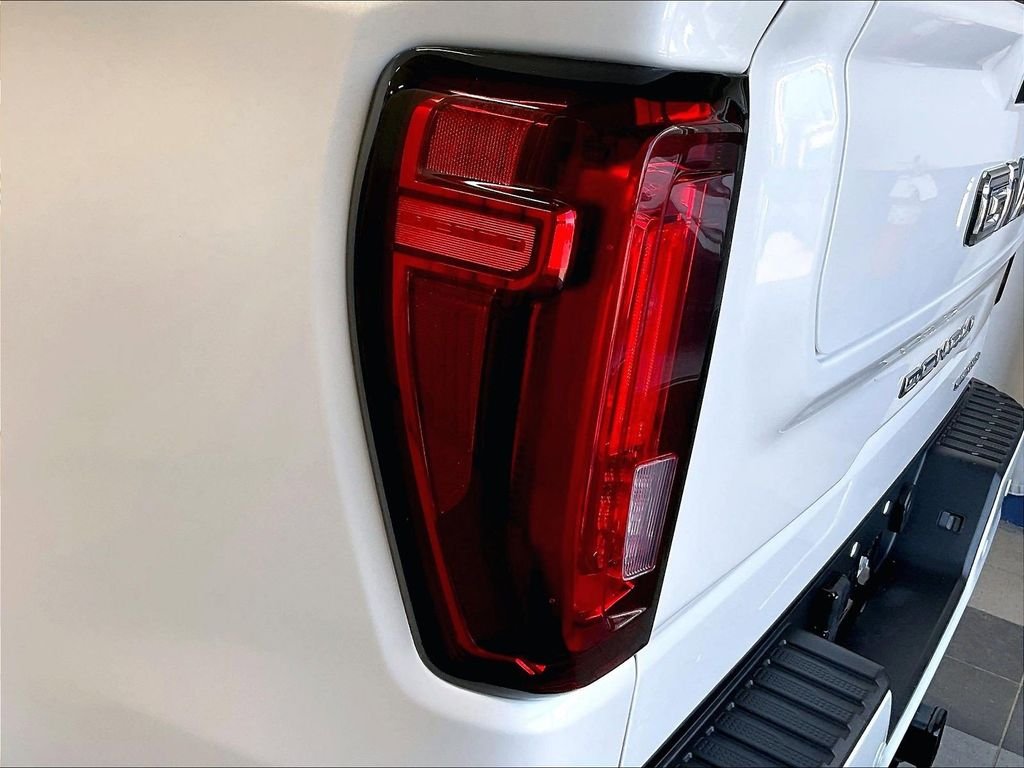 Used 2023 White GMC Denali Ultimate image 35