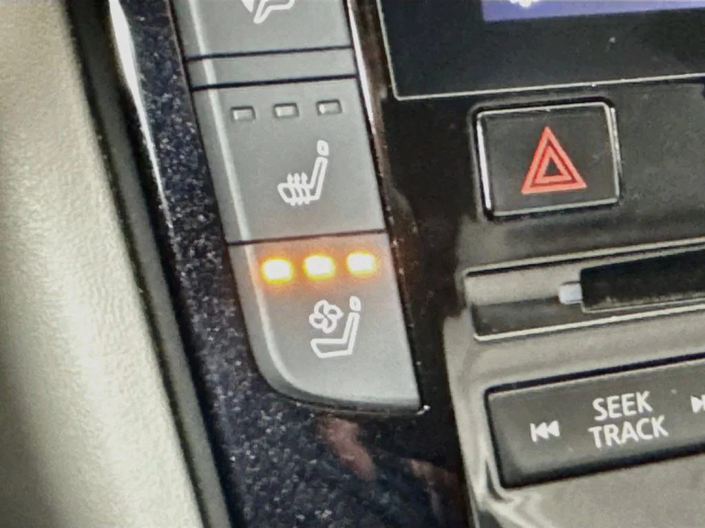 Certified Used 2023 White INFINITI Sensory image 27