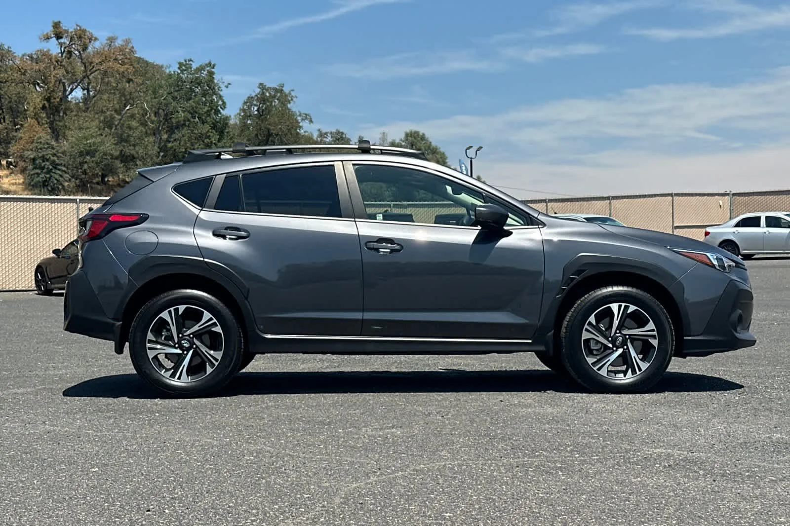 Certified Used 2025 Magnetite Gray Metallic/Crystal Black Silica Subaru Premium image 2