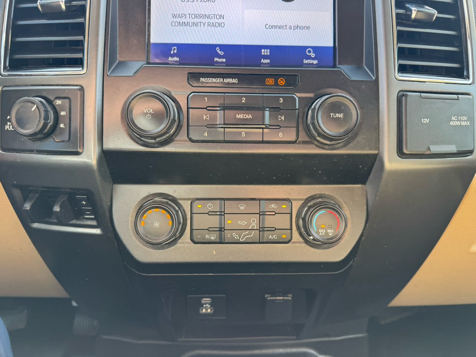 Used 2021 Agate Black Metallic Ford XLT image 19