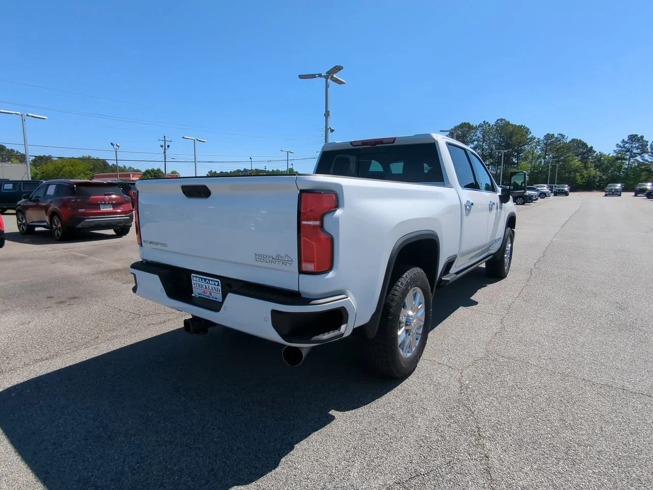 Used 2025 Summit White Chevrolet High Country image 4