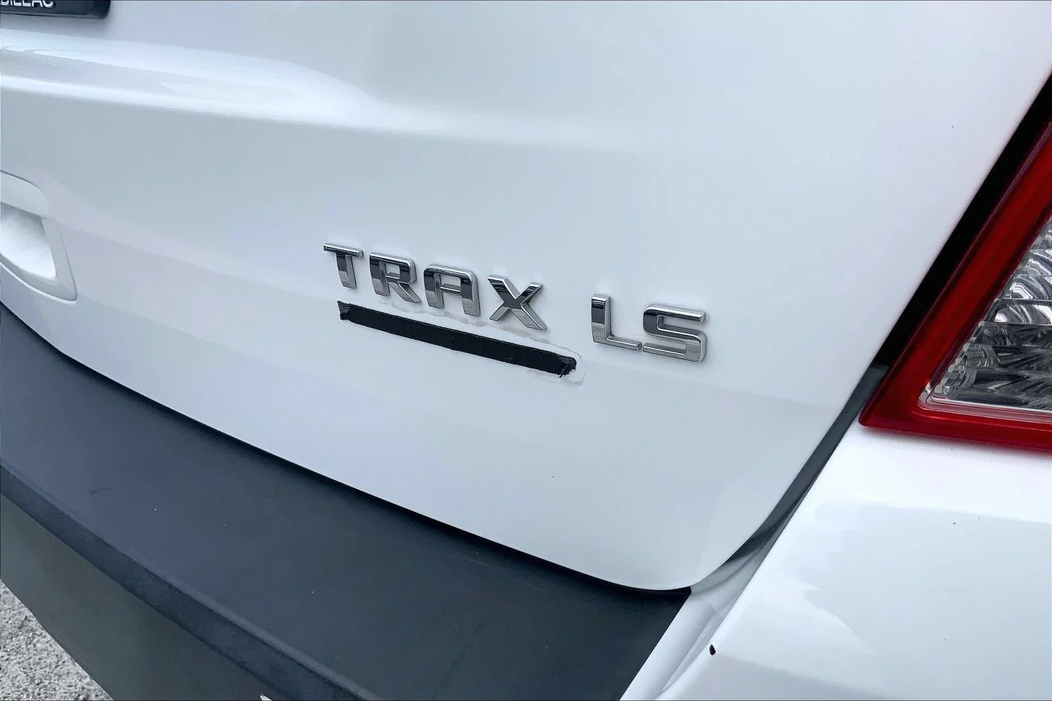 Used 2015 SUMMIT WHITE Chevrolet LS image 7