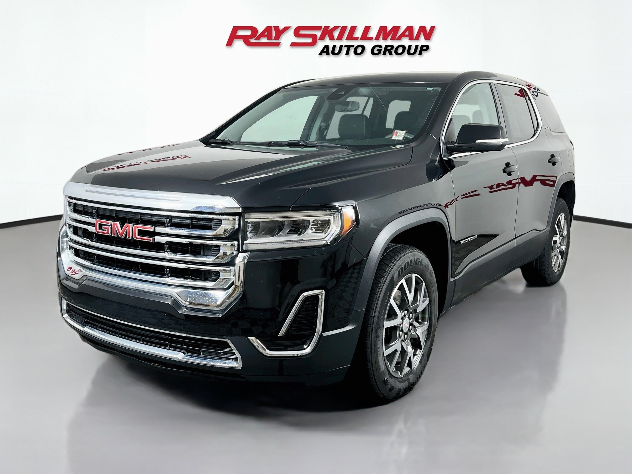 Used 2023 Ebony Twilight Metallic GMC SLE image 3