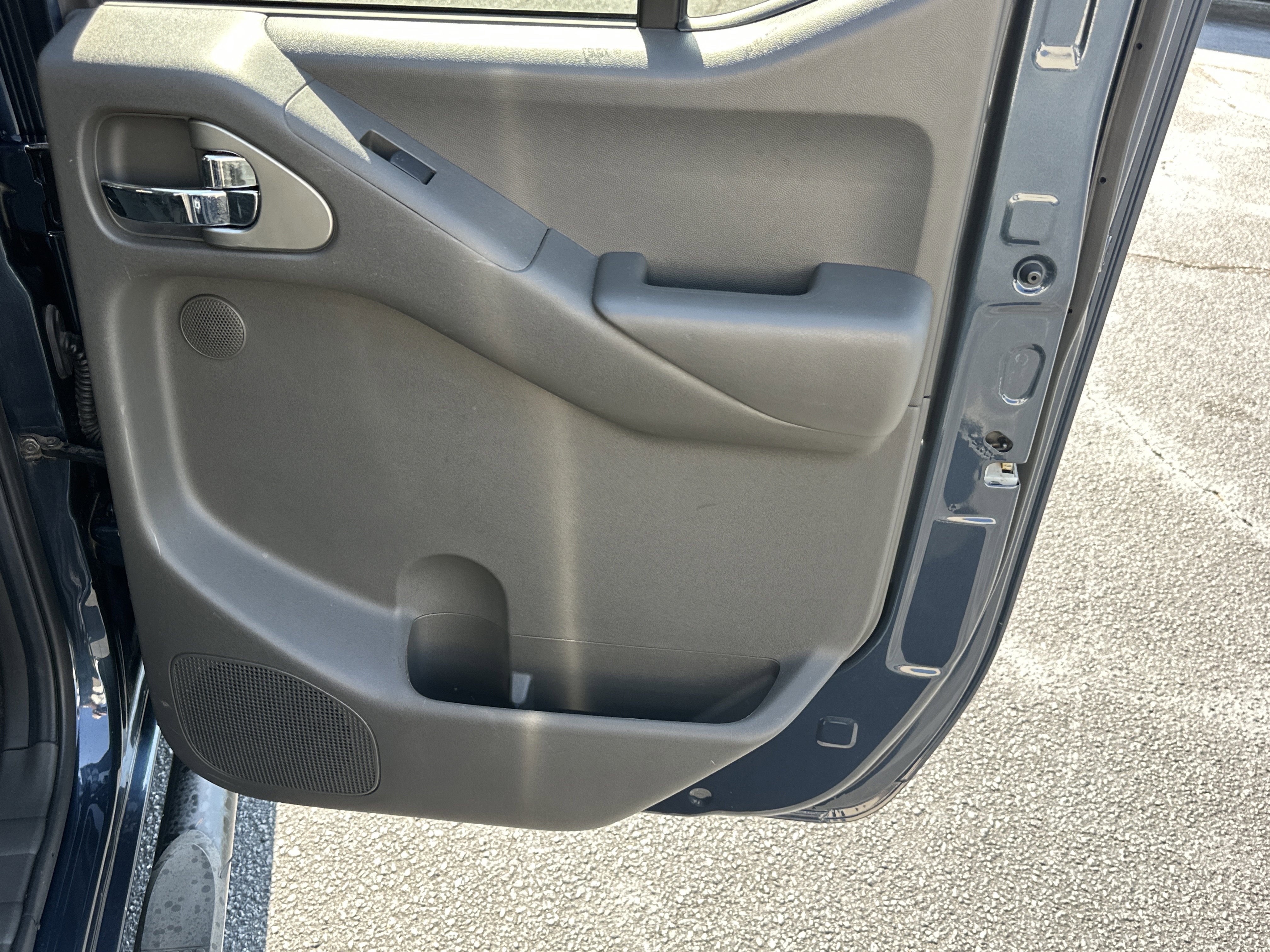 Used 2020 Arctic Blue Metallic Nissan PRO-4X image 16