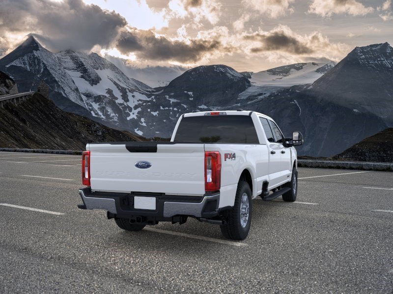 New 2026 Oxford White Ford XLT image 8
