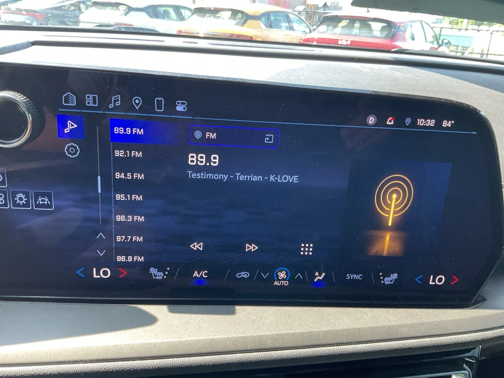 Used 2025 Mosaic Black Metallic Chevrolet AWD LT image 16