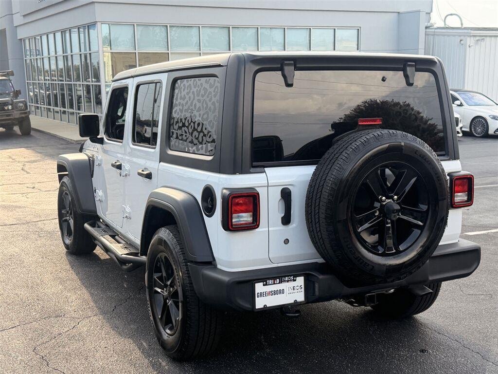 Used 2019 Bright White Clearcoat Jeep Sport Altitude image 11