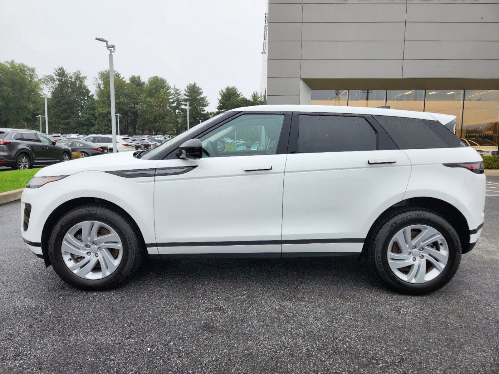 Certified Used 2024 Fuji White Land Rover S image 5
