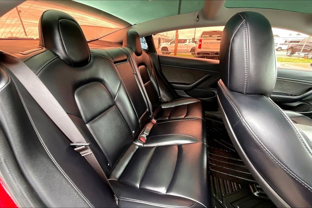 Used 2018  Tesla Long Range image 20