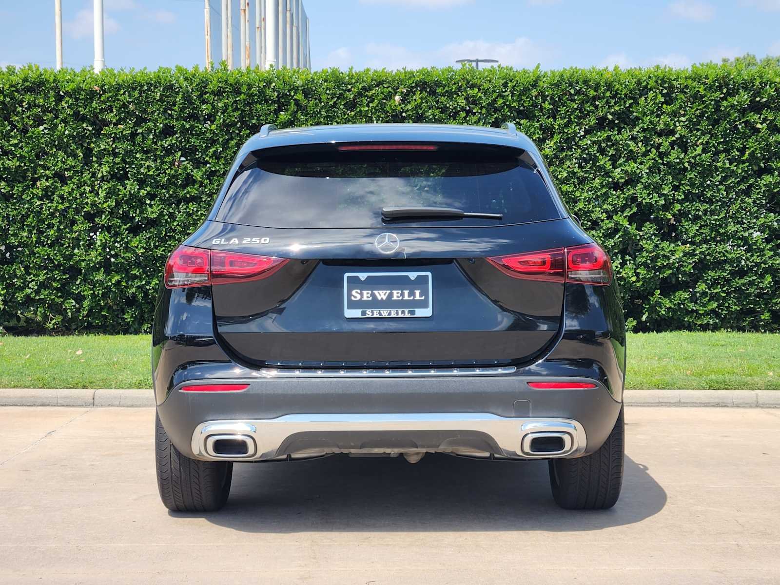 Used 2023 Night Black Mercedes-Benz GLA 250 image 5
