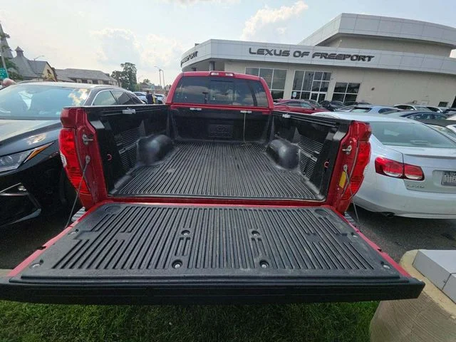 Used 2018 Red Toyota SR5 image 9