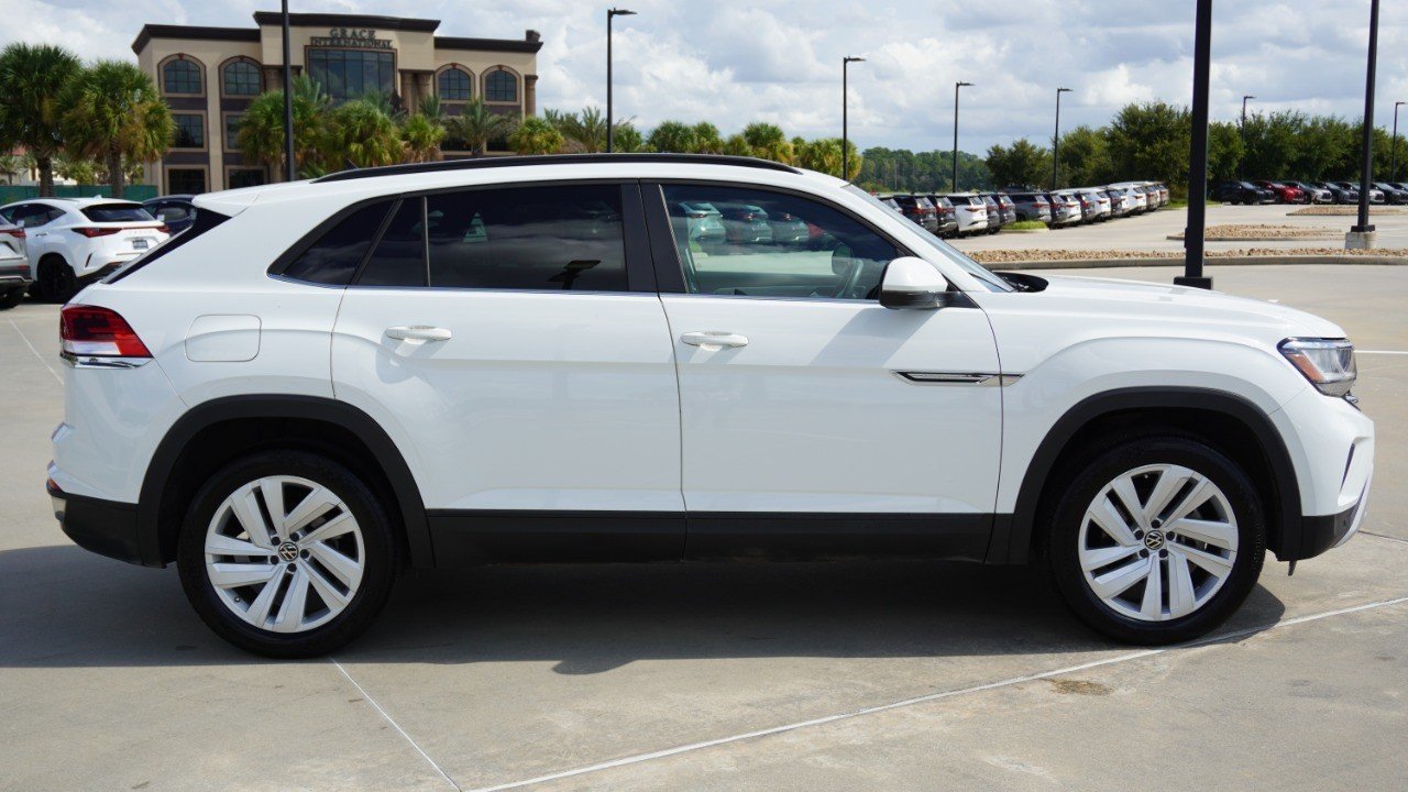 Used 2021 White Volkswagen 2.0T SE w/Technology image 4
