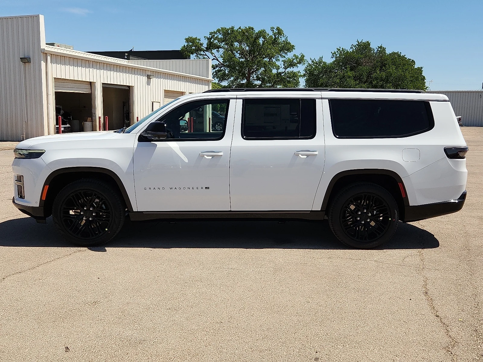 New 2026 Bright White Clear-Coat  Paint Jeep L LIMITED RESERVE 4X4 image 2