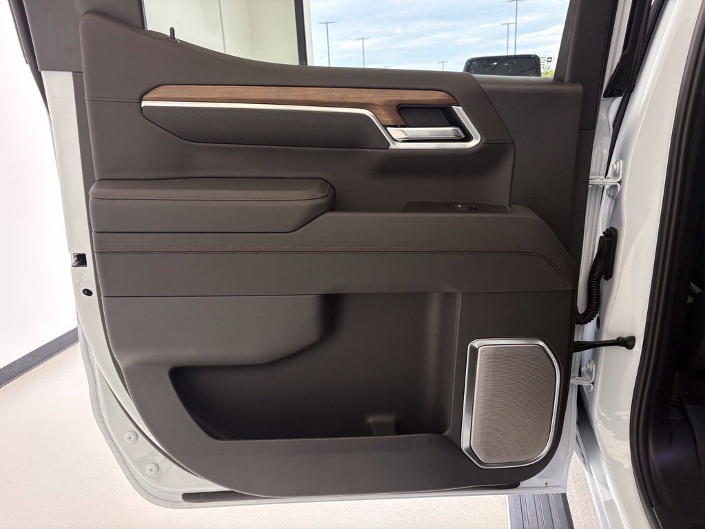 New 2026 Polar White Tricoat Chevrolet High Country image 36