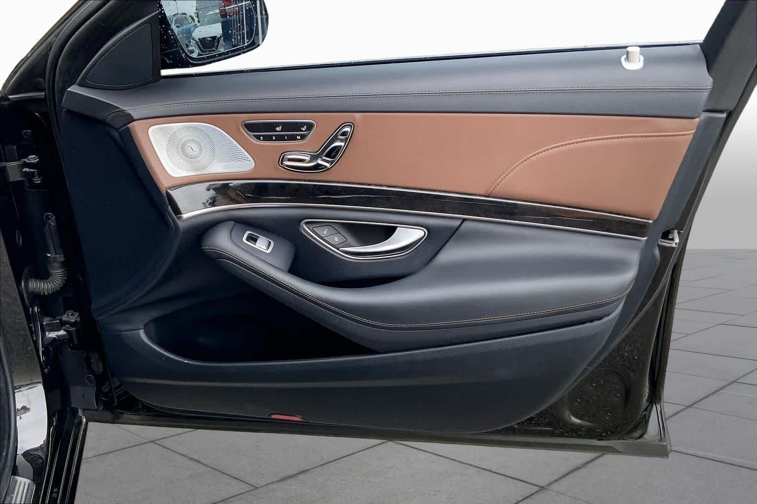Used 2014 designo Mocha Black Mercedes-Benz S 550 image 22