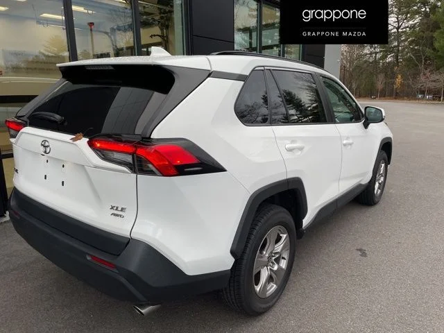 2023 Toyota RAV4 XLE - Photo 6