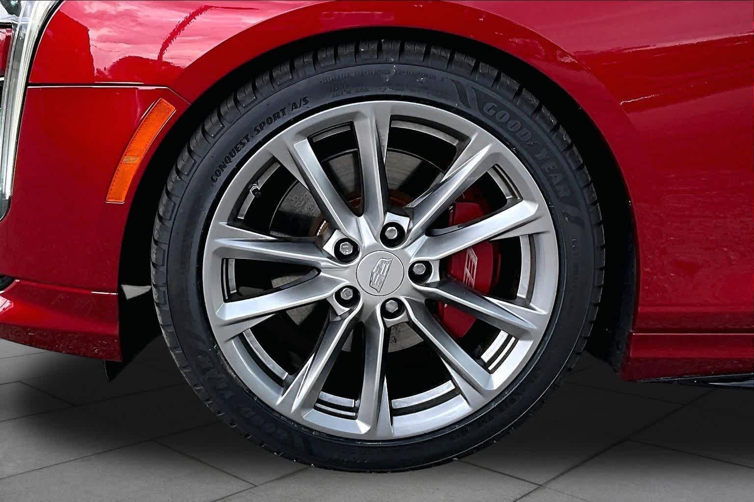 Used 2022 Infrared Tintcoat Cadillac  image 11