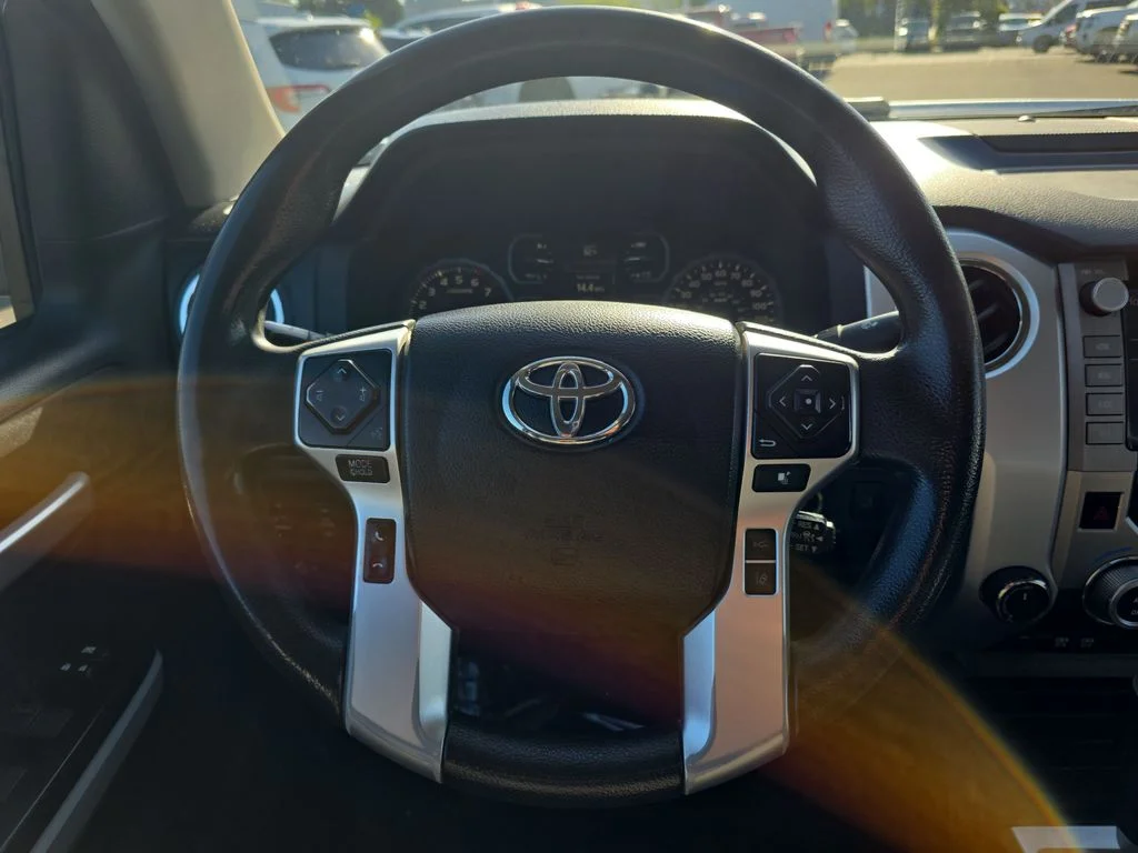 Used 2021 White Toyota SR5 image 19