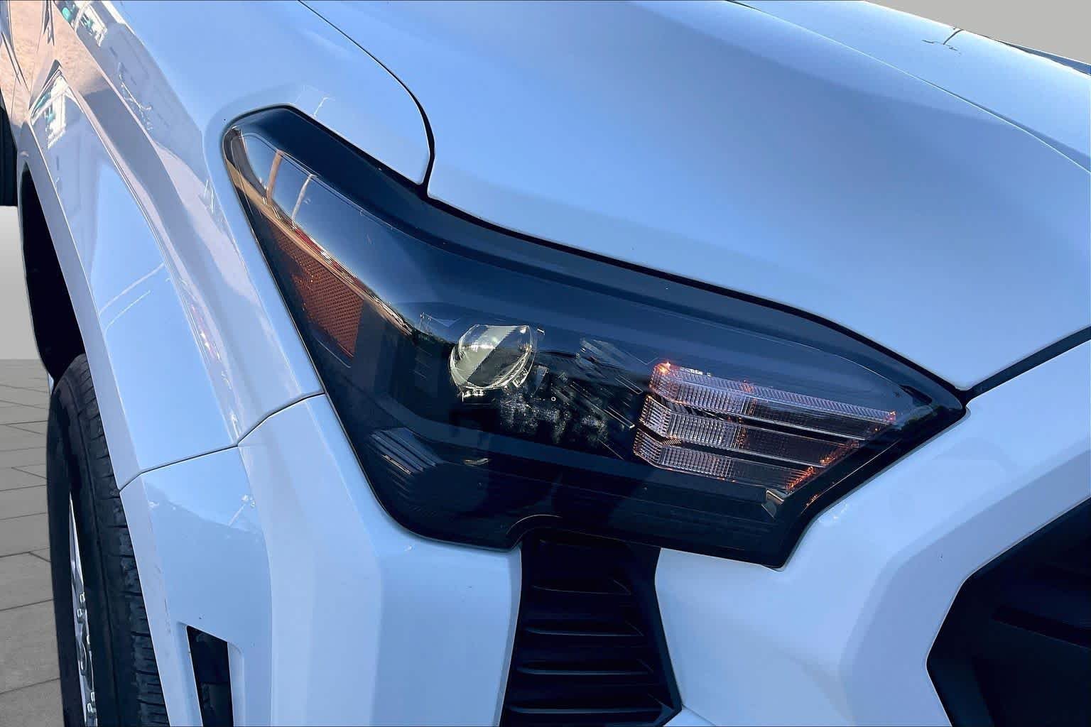 Used 2026 Ice Cap Toyota SR5 image 27