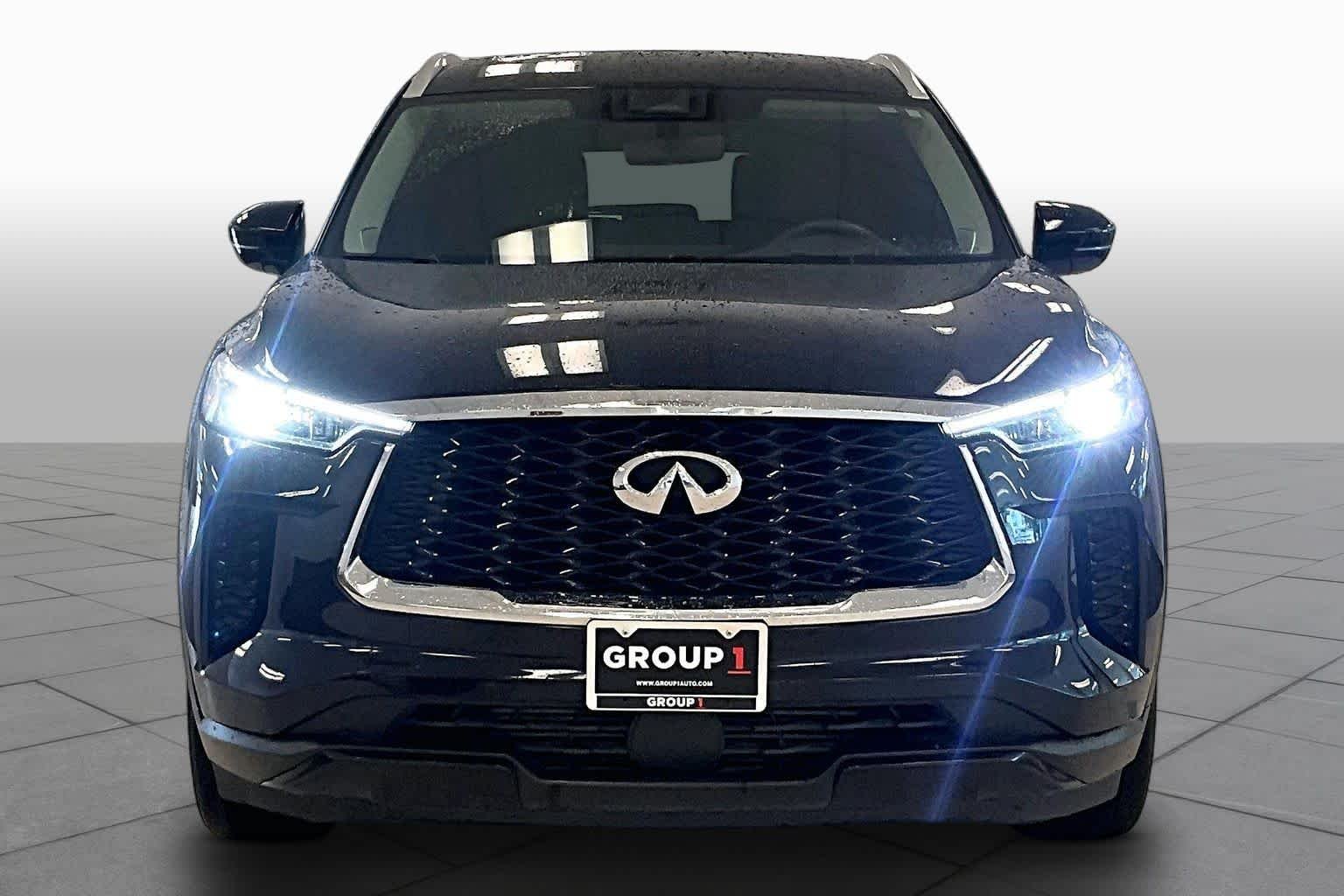 Used 2025 Mineral Black INFINITI LUXE image 3