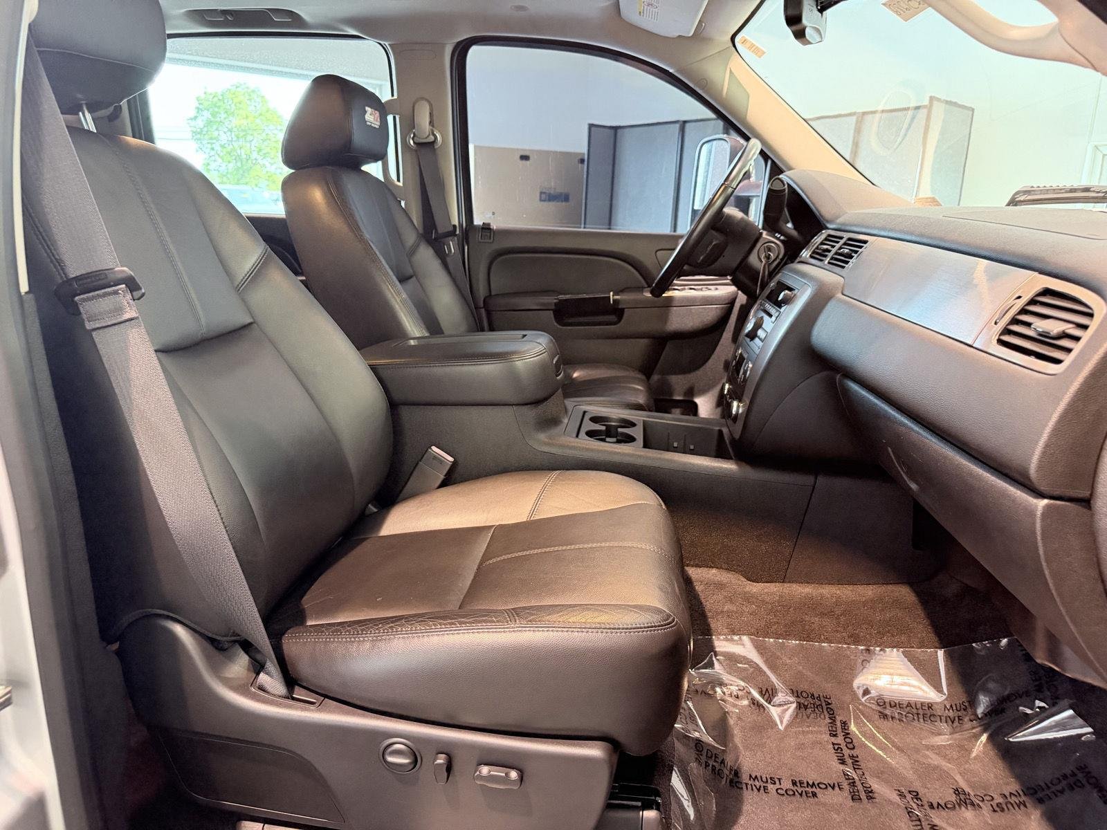 Used 2014 Silver Ice Metallic Chevrolet LTZ image 30