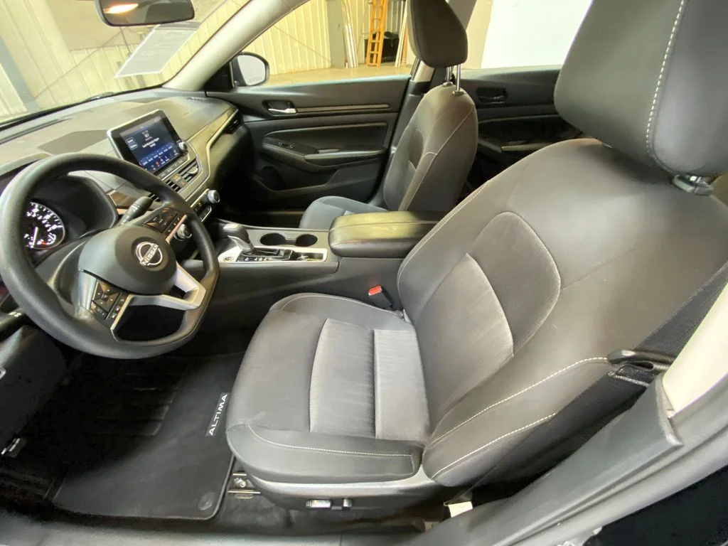 Used 2025 Black Nissan 2.5 SV image 20