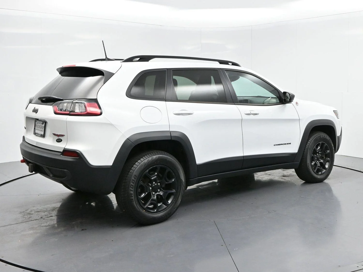 Used 2022 White Jeep Trailhawk image 7