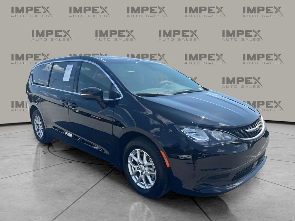 Used 2025 Black Chrysler LX image 4