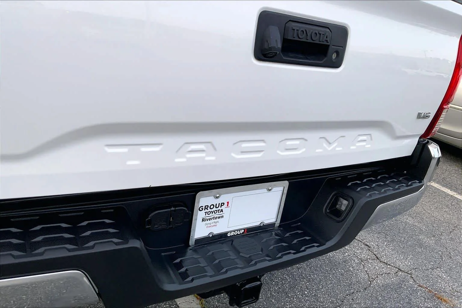 Used 2023 Ice Cap Toyota SR5 image 30