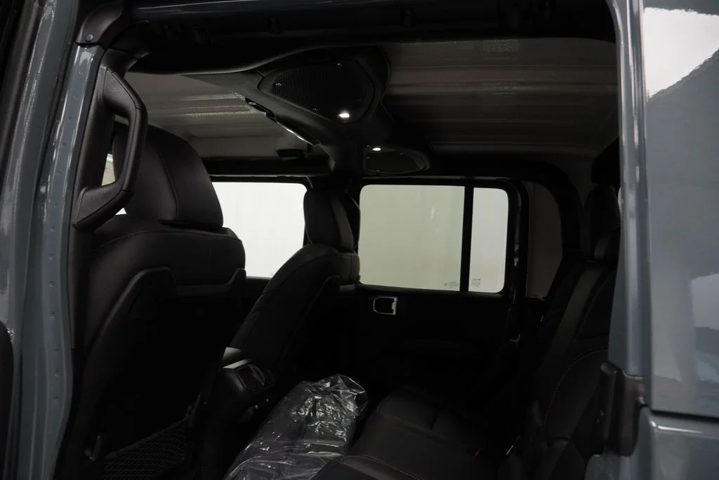 New 2026 Anvil Clear-Coat Exterior Paint Jeep Sahara image 18
