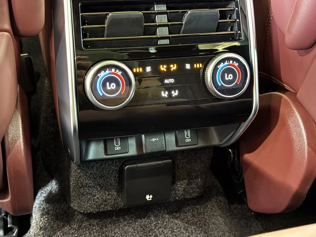 New 2026 Batumi Gold Premium Metallic Land Rover SE image 16