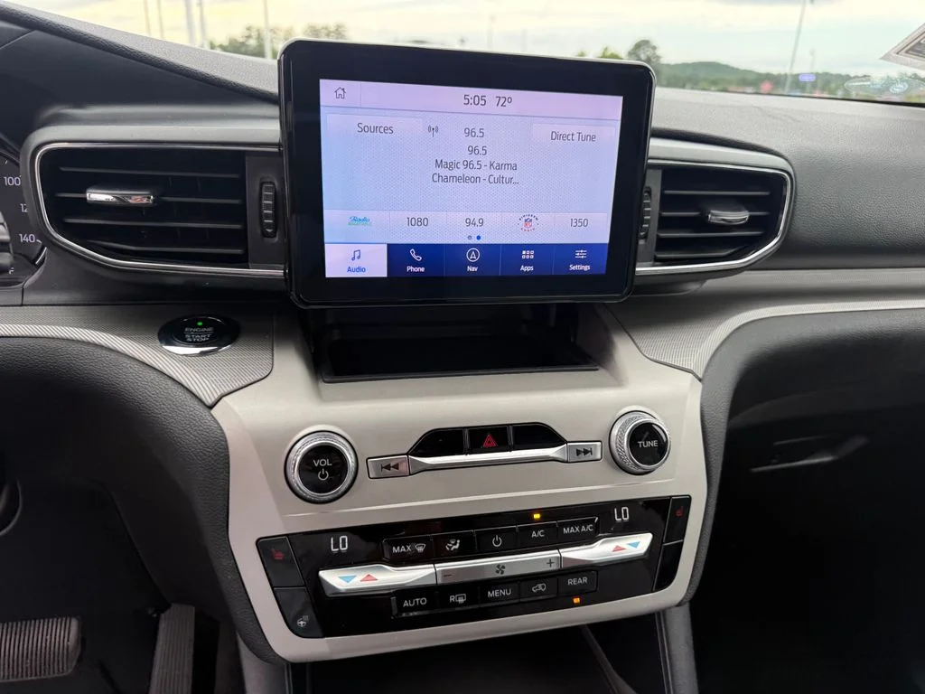 Used 2021 Silver Ford XLT image 11