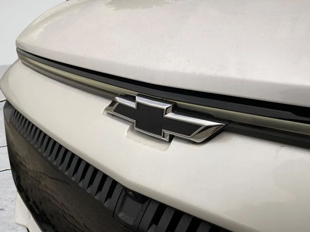 2025 Chevrolet Equinox EV RS - Photo 29