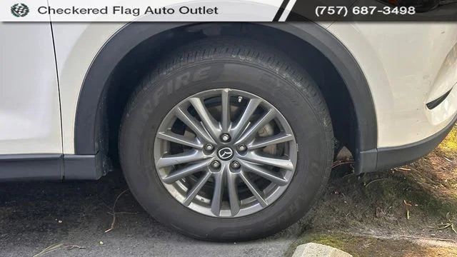 Used 2017 Snowflake White Pearl Mazda Touring image 4