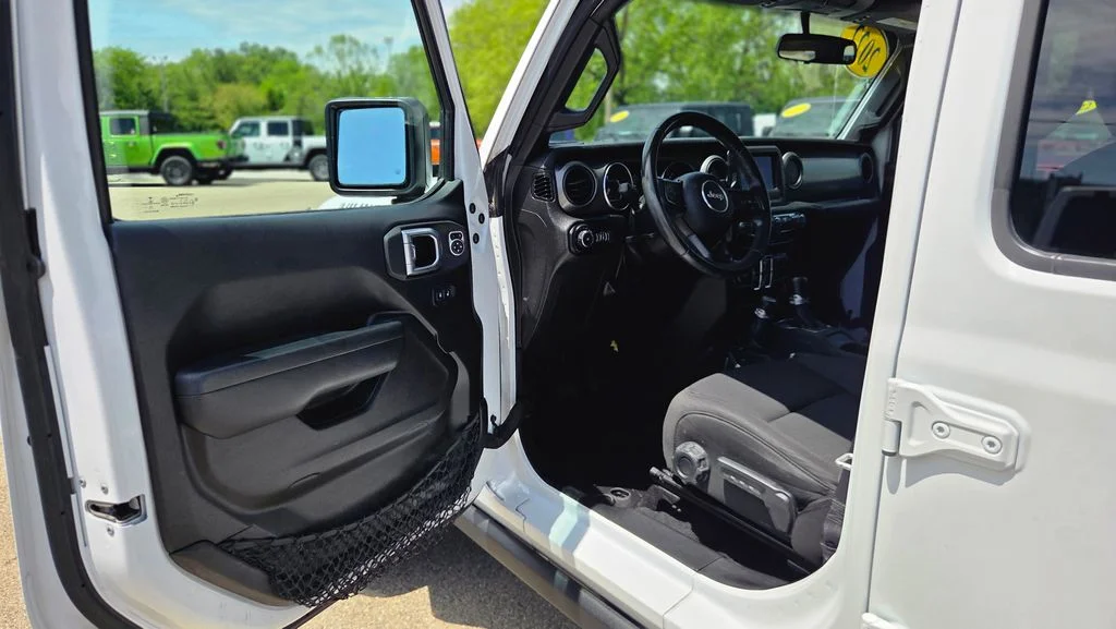 Used 2022 White Jeep Unlimited Willys image 10