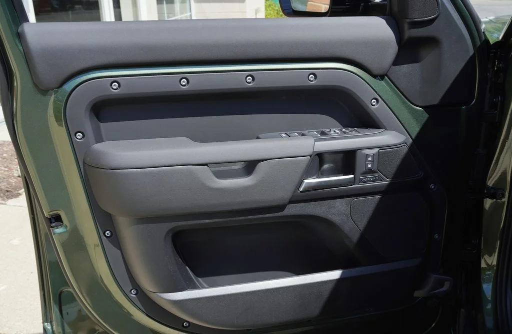 New 2026 Woolstone Green Land Rover S image 11