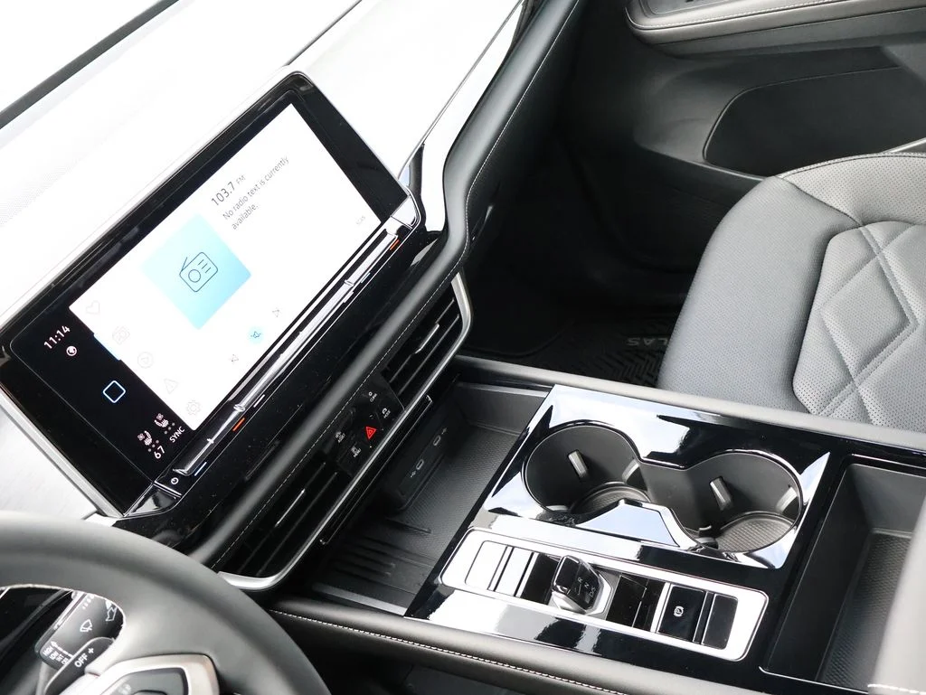 New 2026 Black Volkswagen 2.0T SE w/Technology image 24