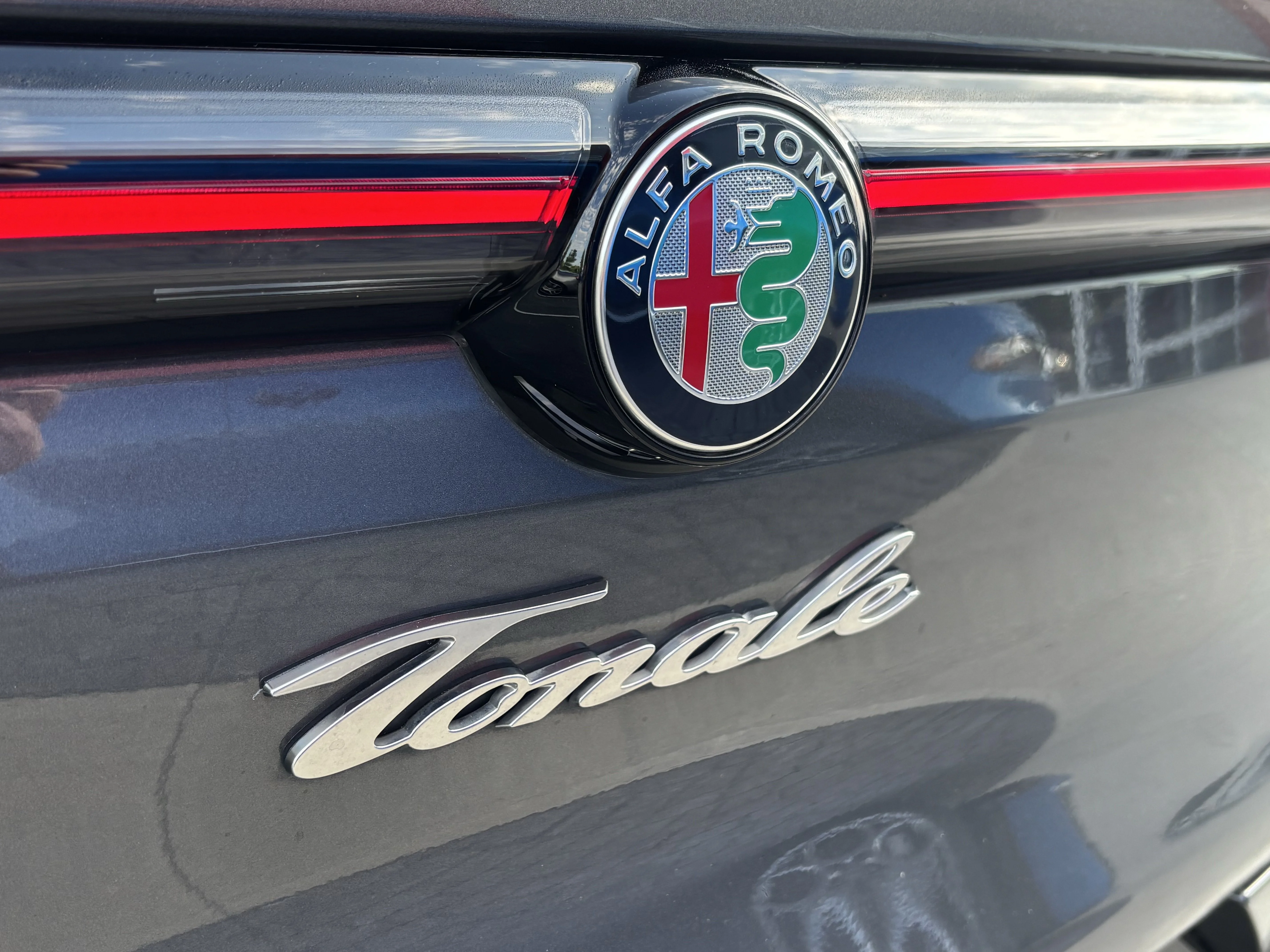 Used 2024 Grigio Ascari Metallic Alfa Romeo Veloce image 14