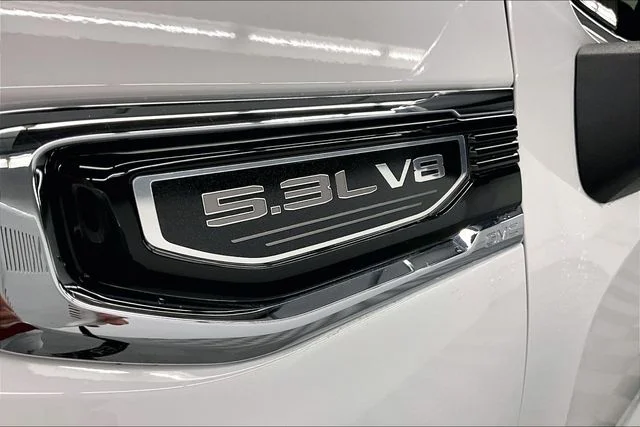 Used 2024 Summit White GMC SLE image 36