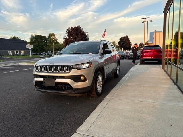 Used 2024 Silver Jeep Latitude image 6