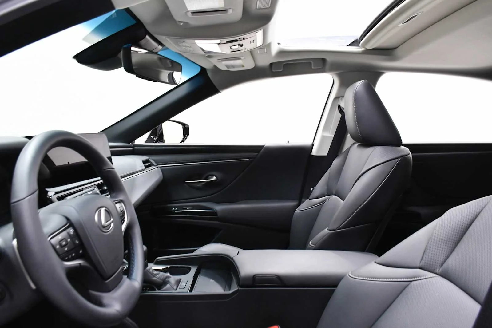 Used 2025 Iridium Lexus  image 13