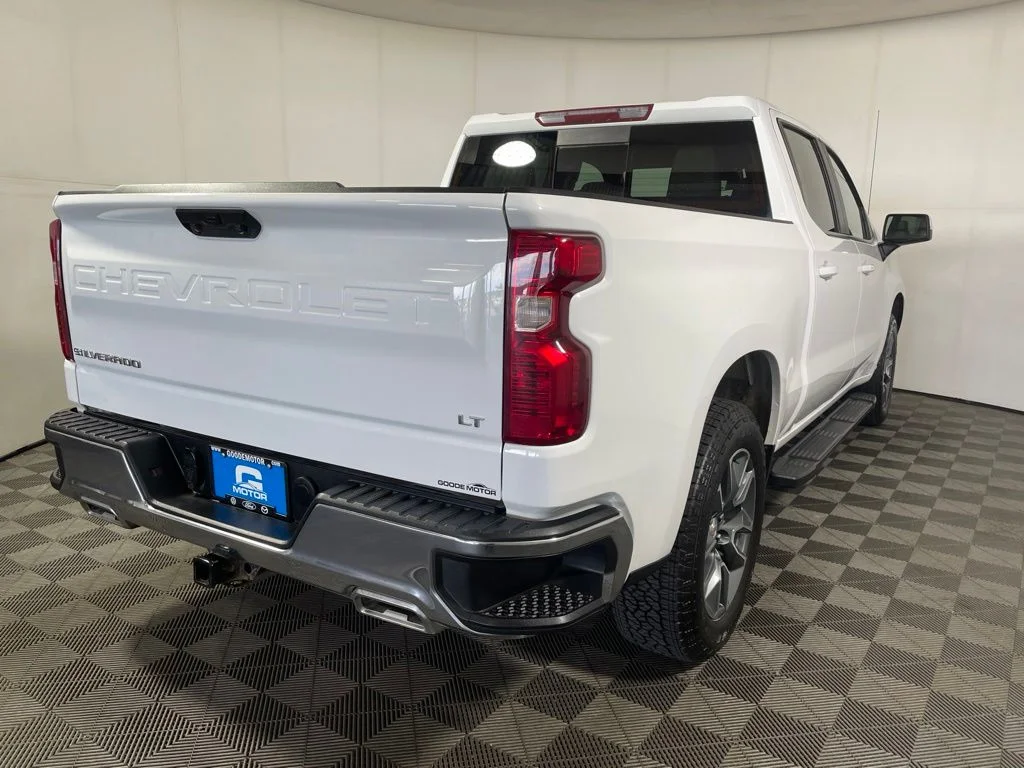 Used 2024 White Chevrolet LT image 8