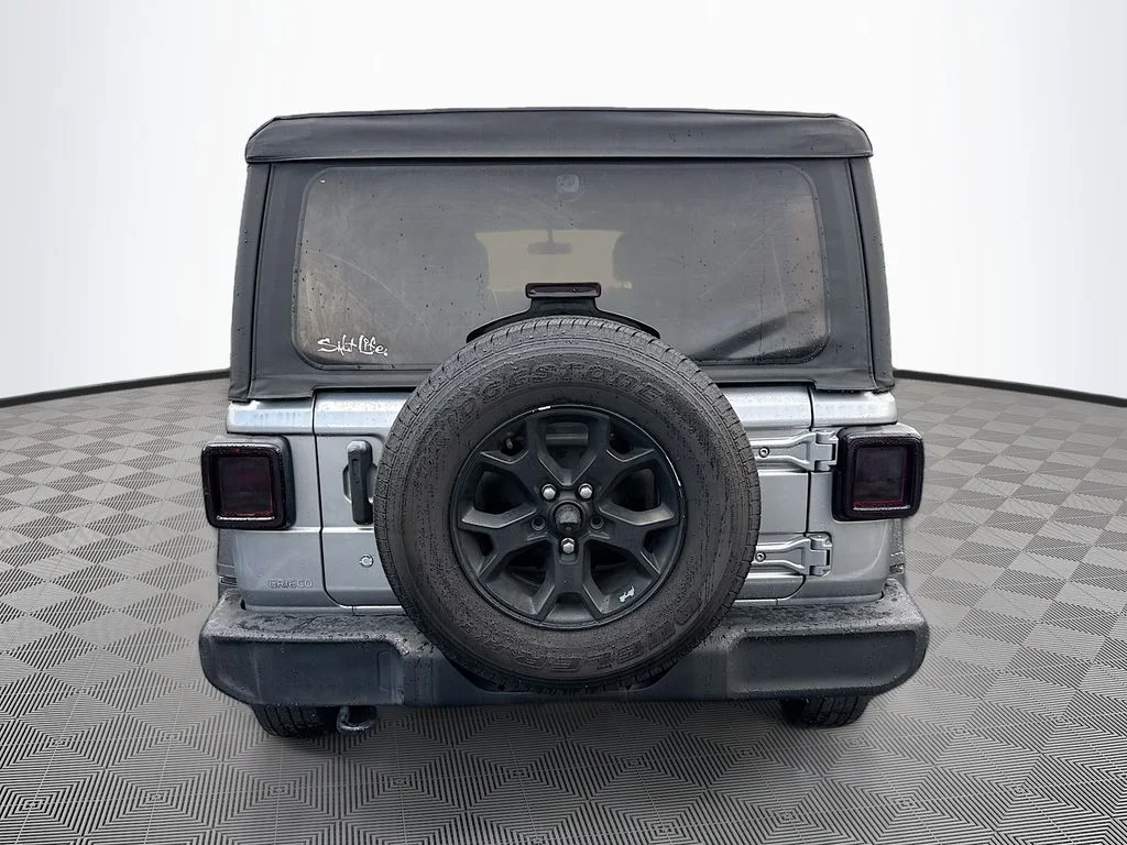 Used 2018 Silver Jeep Unlimited Sport S image 7