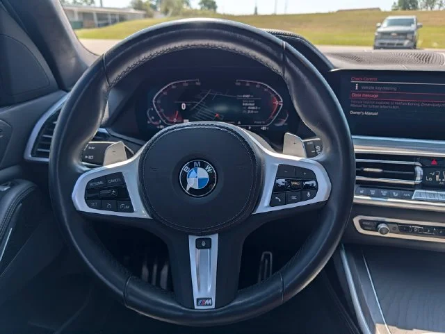 Used 2022 Black BMW xDrive40i image 14