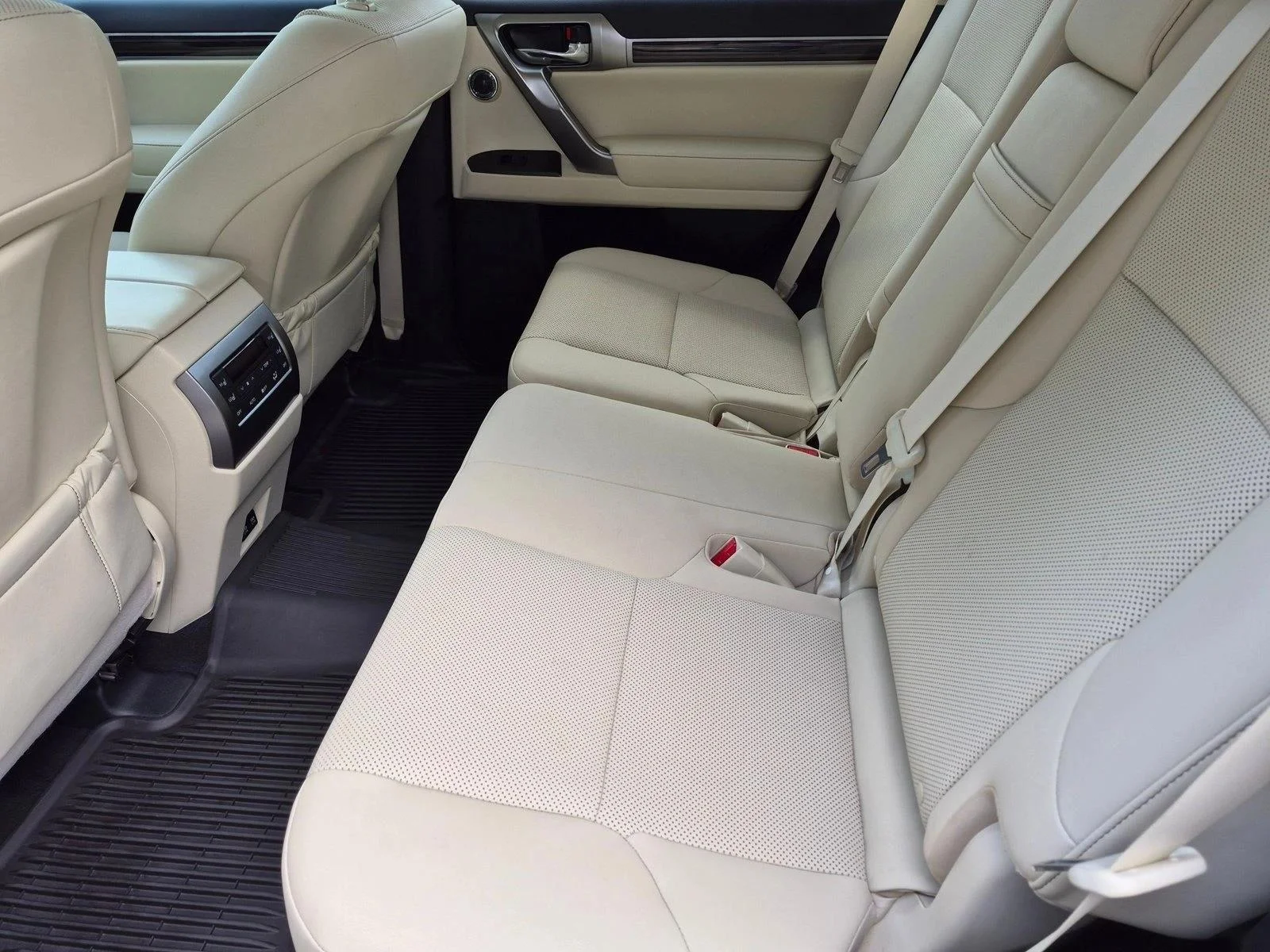 Certified Used 2023 Atomic Silver Lexus GX 460 Premium image 17
