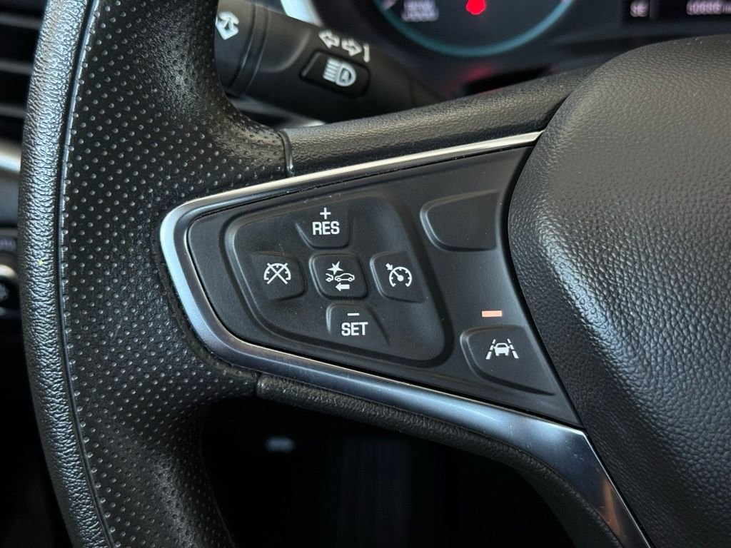 Used 2025 White Chevrolet LT image 27